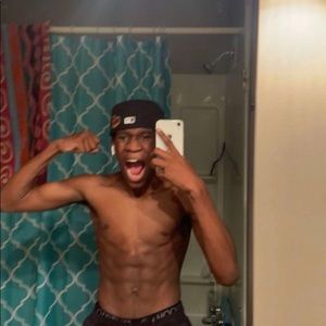 Meet your Posher, Makai